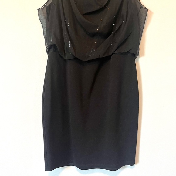 bloomingdale’s black elegant sleeveless tight-fitted dress with sheer & sparkles - Picture 7 of 16